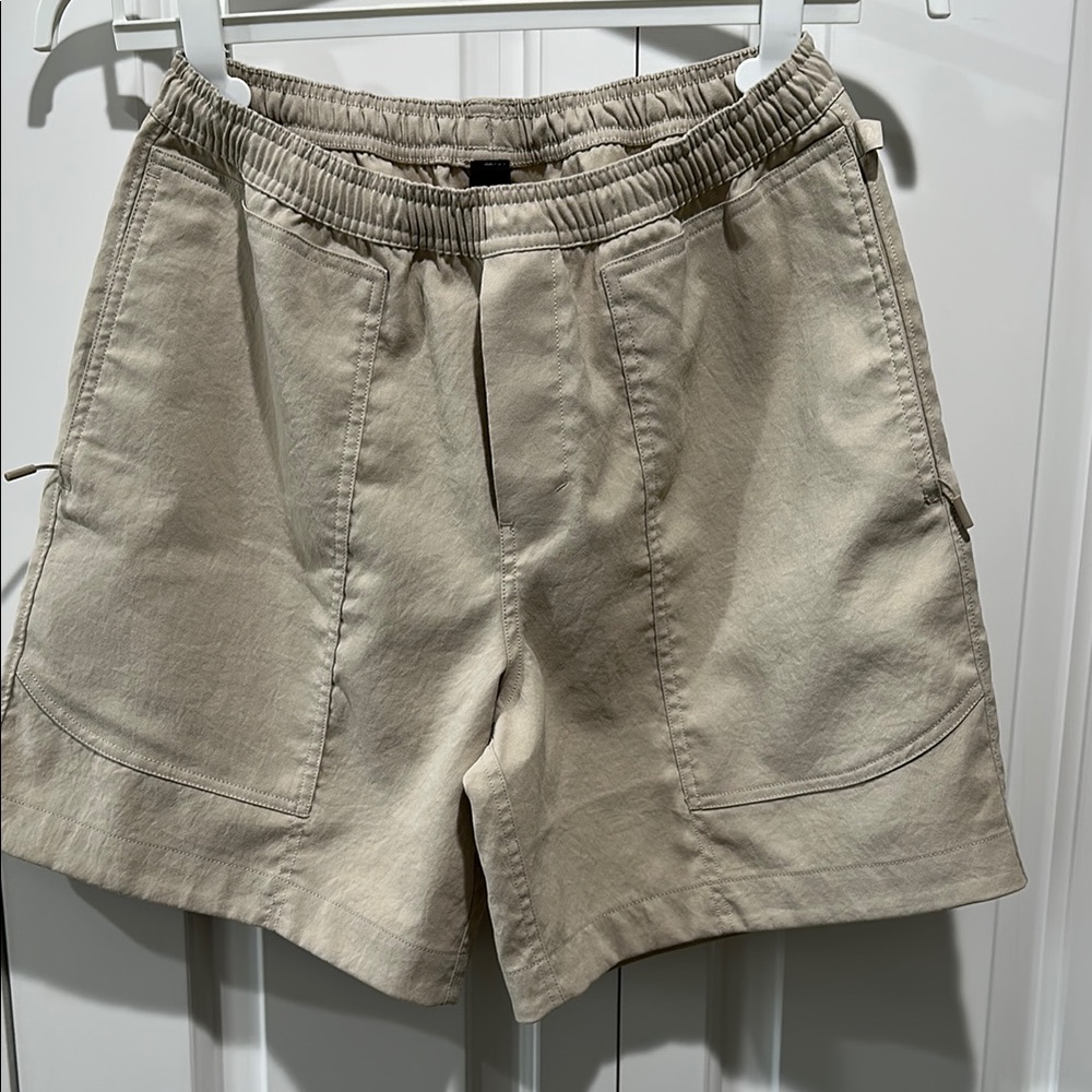 Lululemon Men's Relaxed Fit Pull On Shorts Size Small